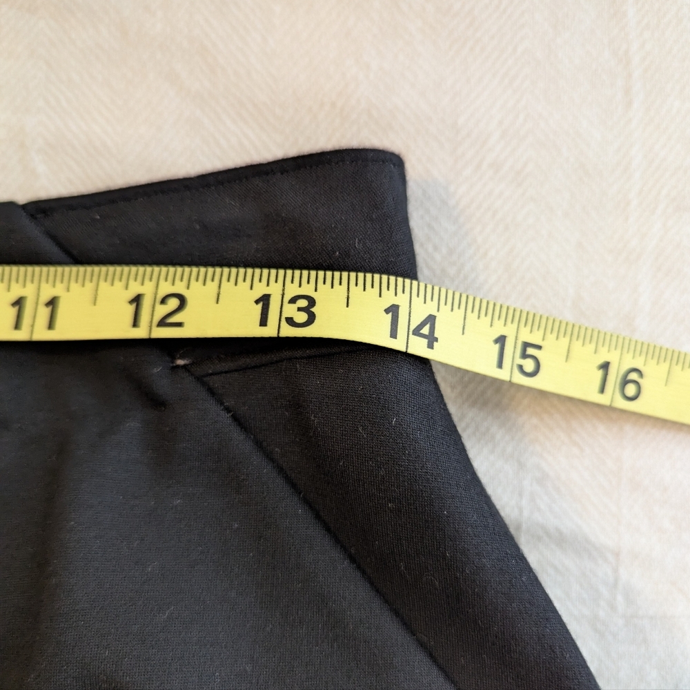 SPANX High Waist Black Shorts l Size Small - Picture 4 of 4